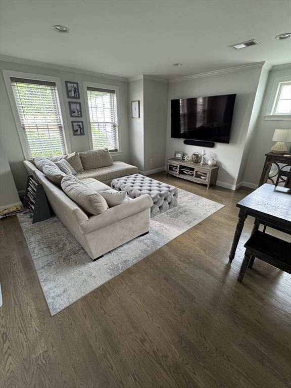 49 Leyden St, East Boston