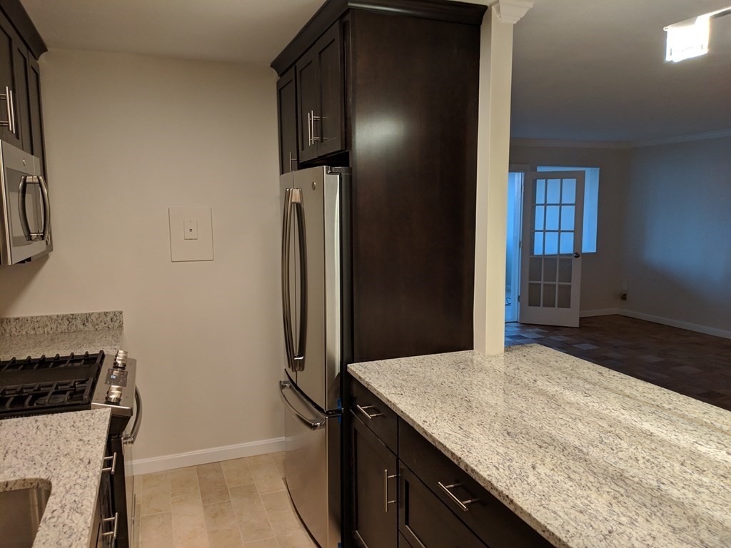 6 Whittier Pl, West End