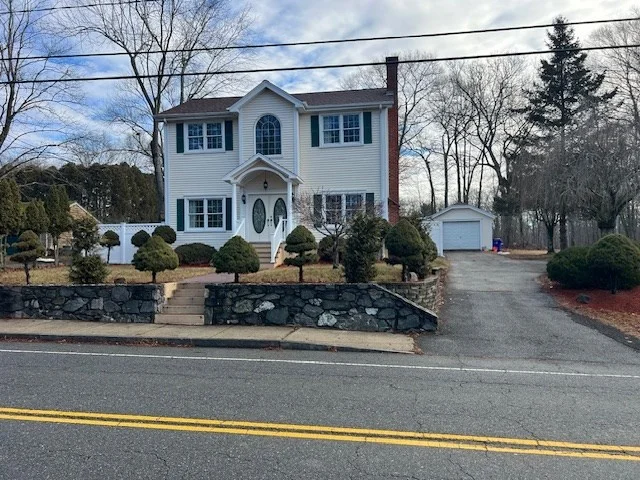 1657 Meridian, Fall River