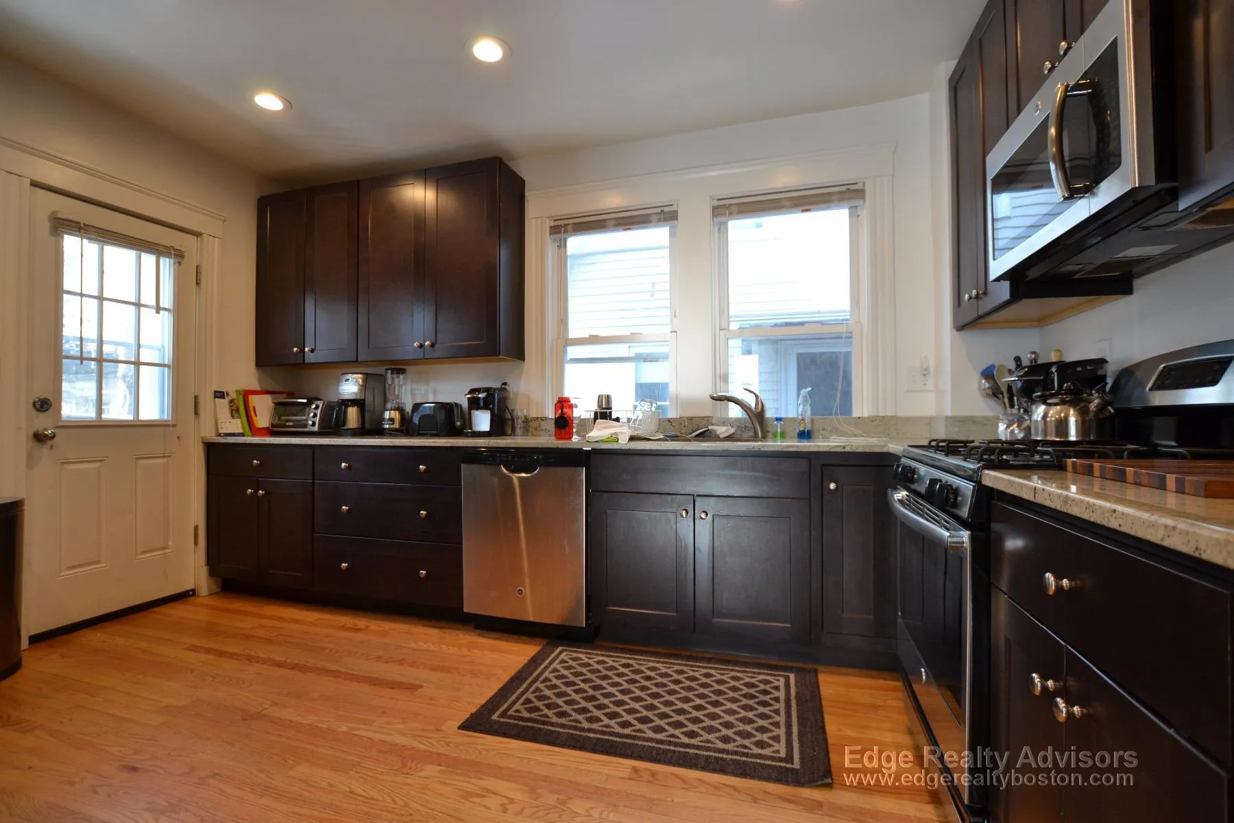 8 Sawyer Ter, Allston