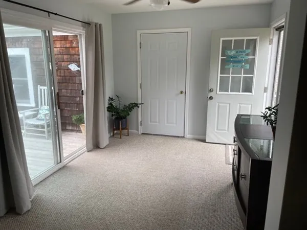 53-E Cummings Ln, South Westport