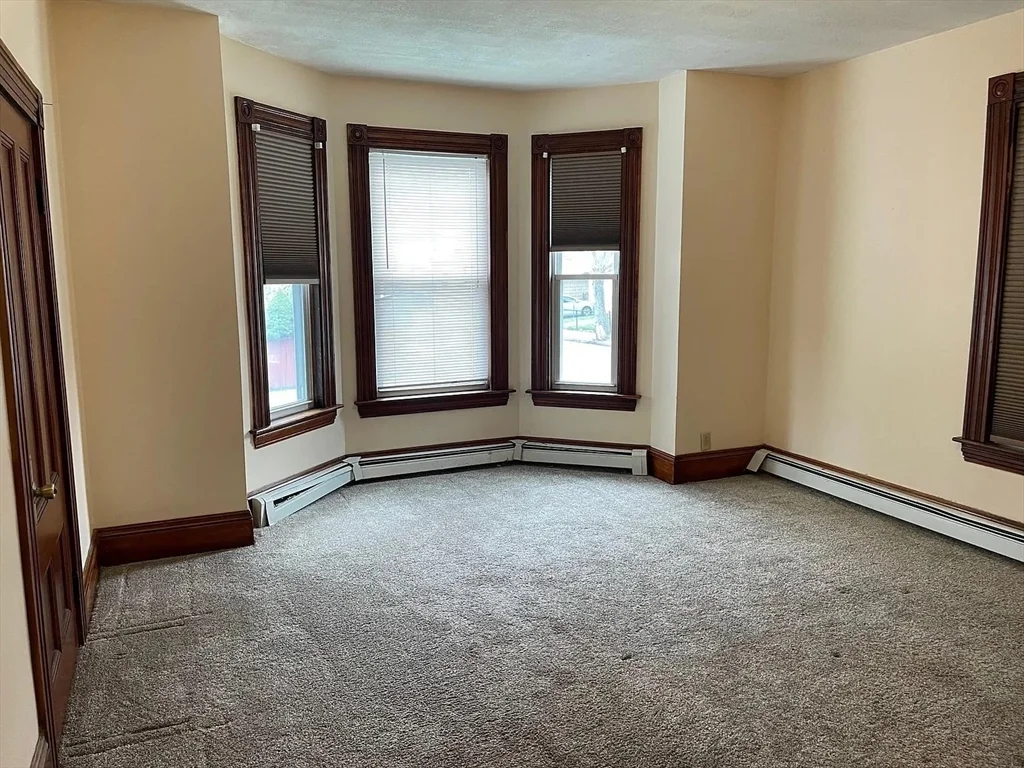 61 Cushing St, Waltham