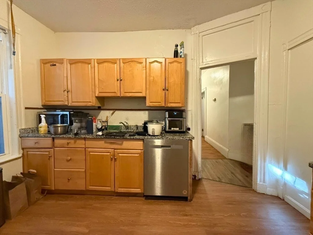 34 Cherokee, Mission Hill