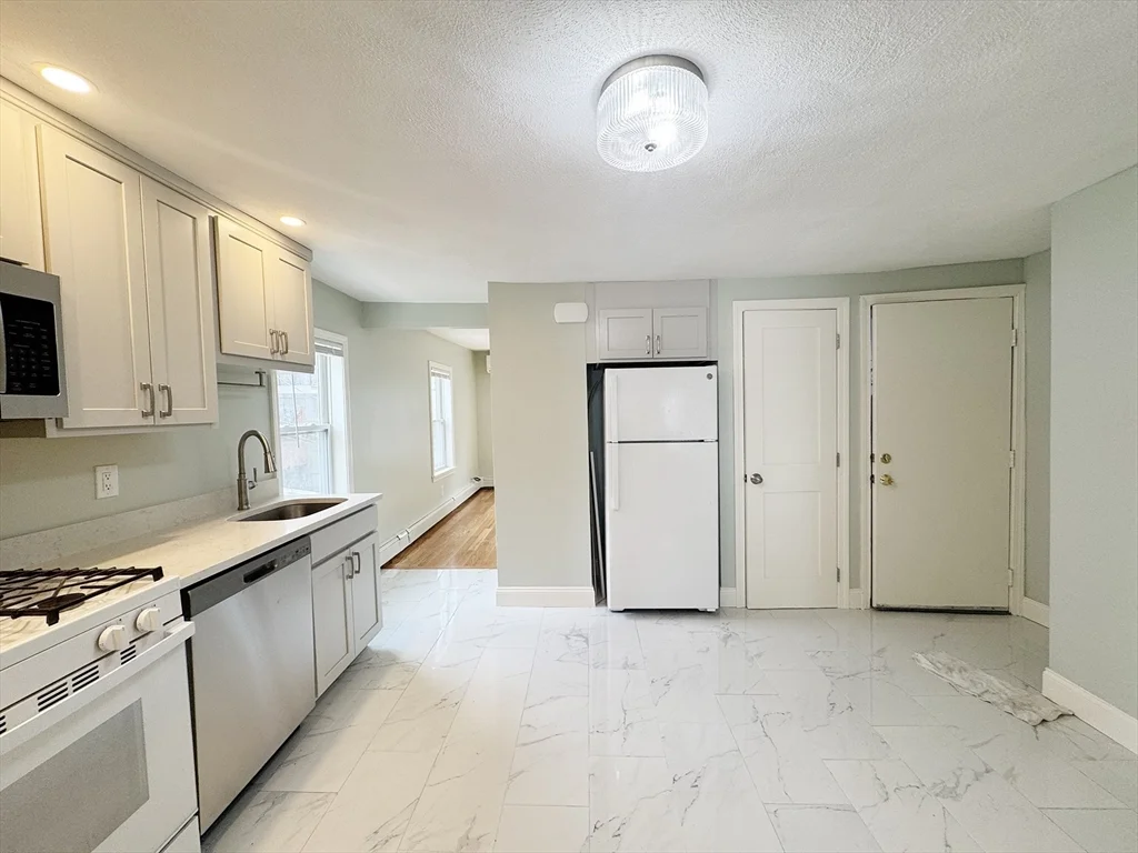 7 Sumner Pl, East Boston