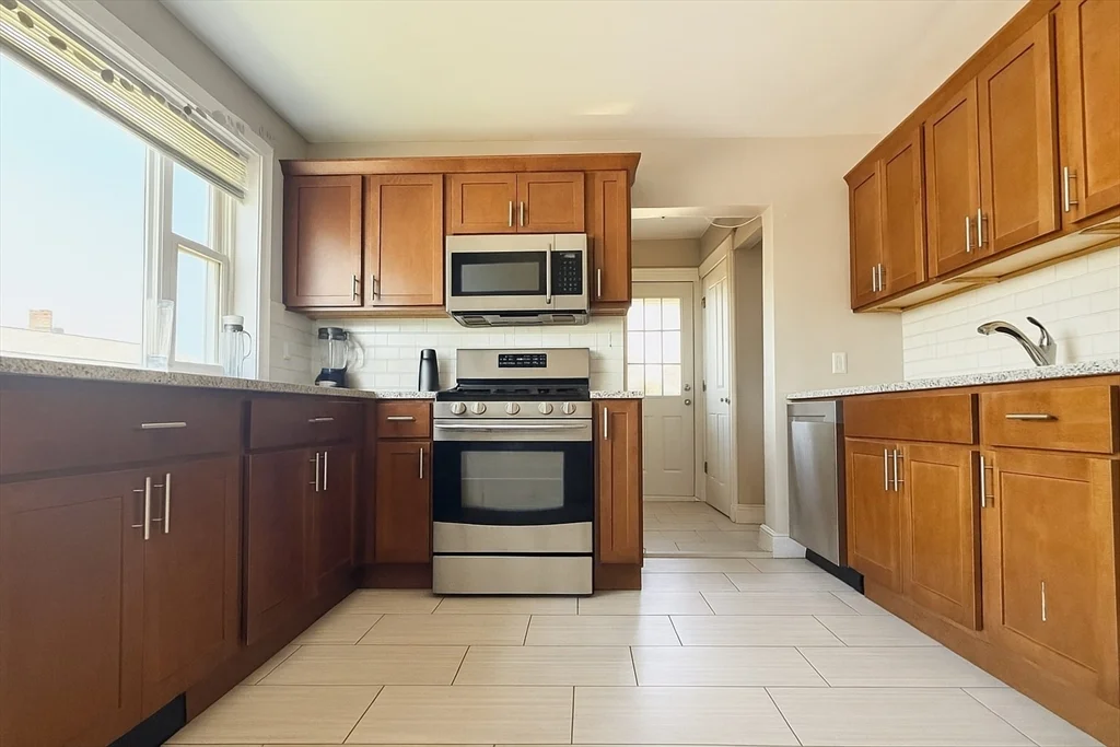 128 Lawrence St, Glenwood