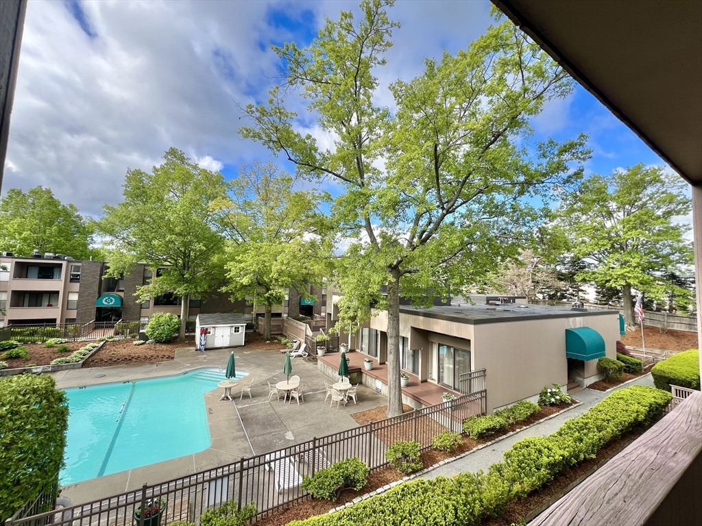 2 Shrewsbury Green Dr, Shrewsbury