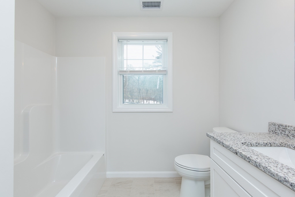 62 Sherburne Ave, Tyngsborough