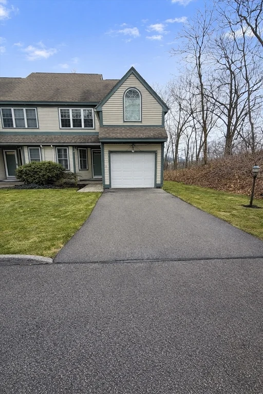 75 Lebeaux Dr, Edgemere