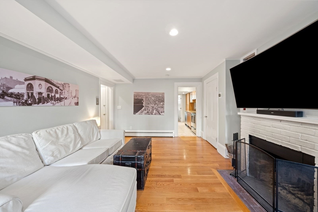 351 Marlborough St, Back Bay