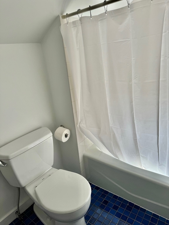 1001 Memorial Dr, Riverside