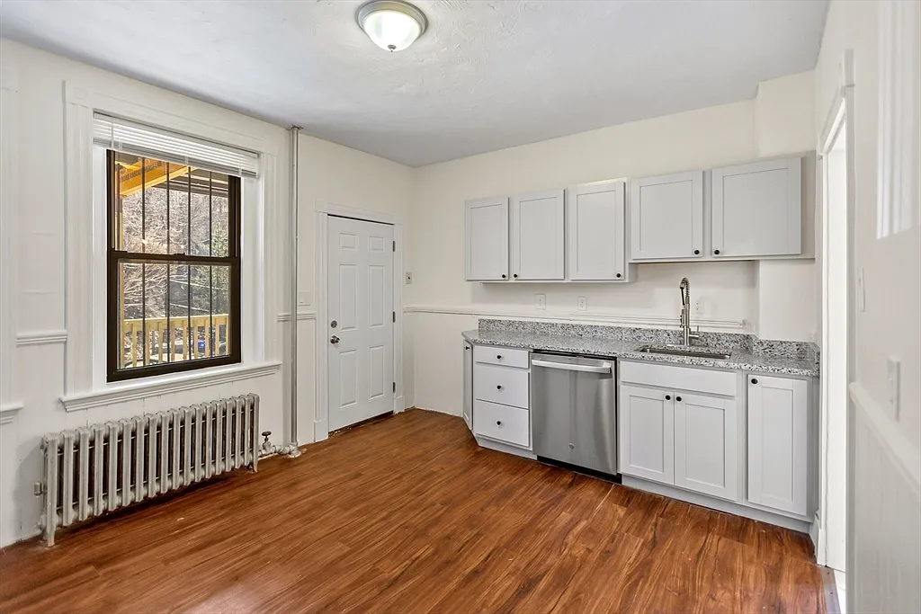 868 Huntington Ave, Coolidge Corner