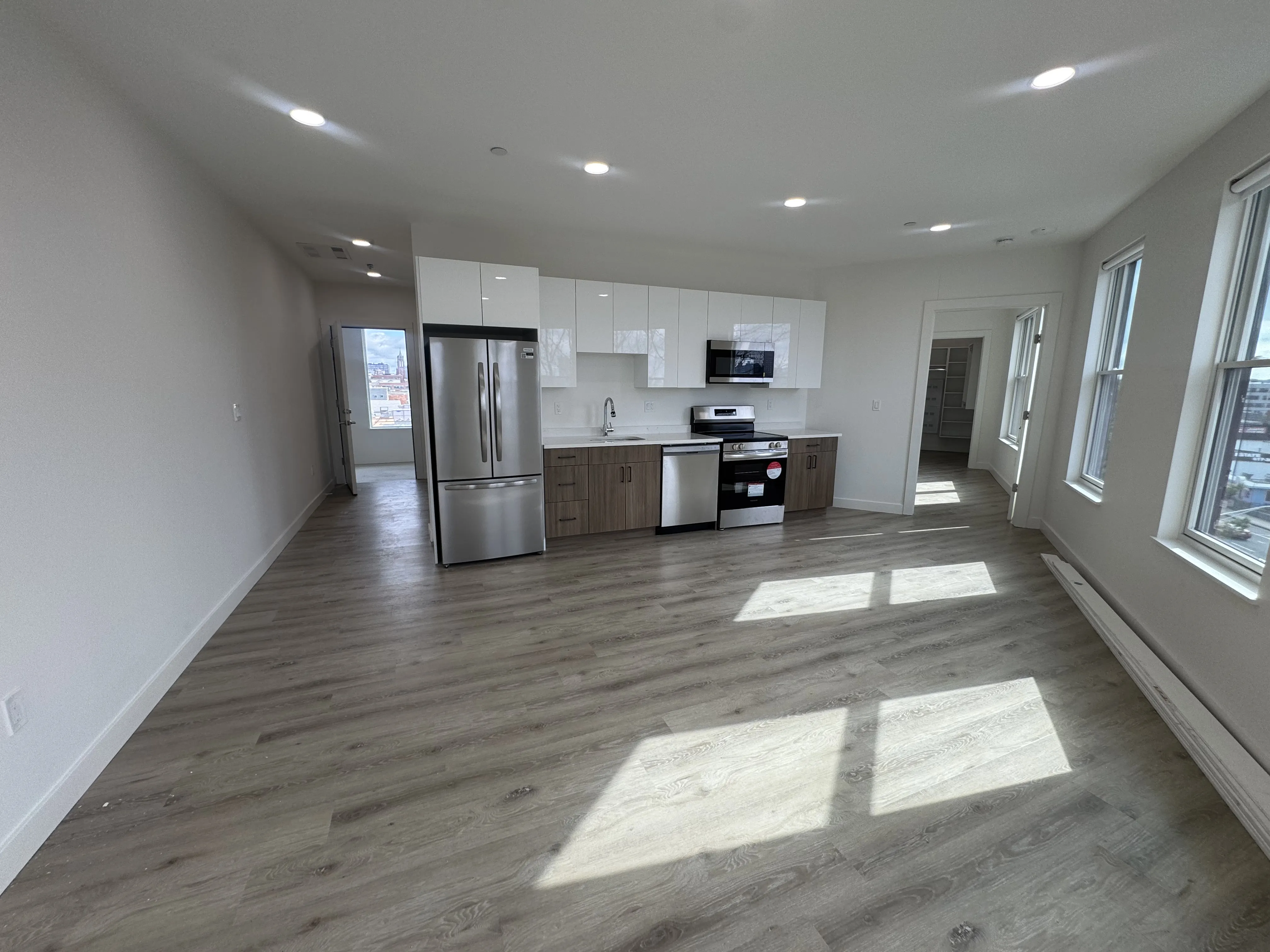 319 Broadway, Everett