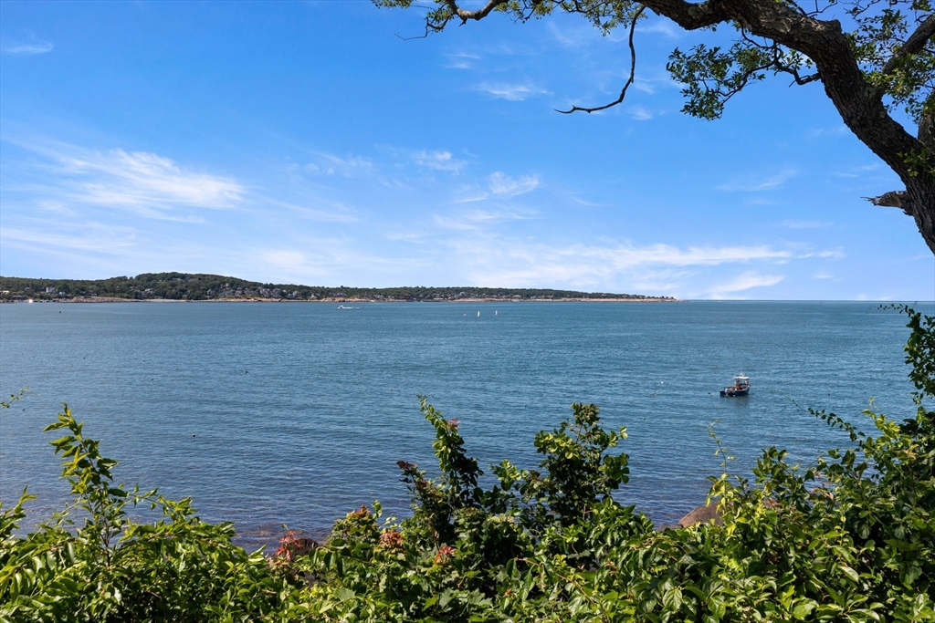 37 Marmion Way, Rockport