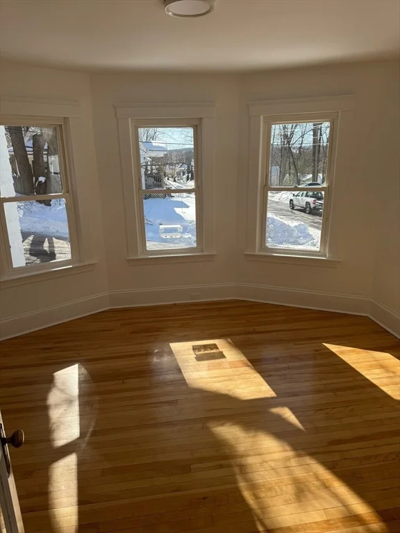 2 Harding St, Fitchburg