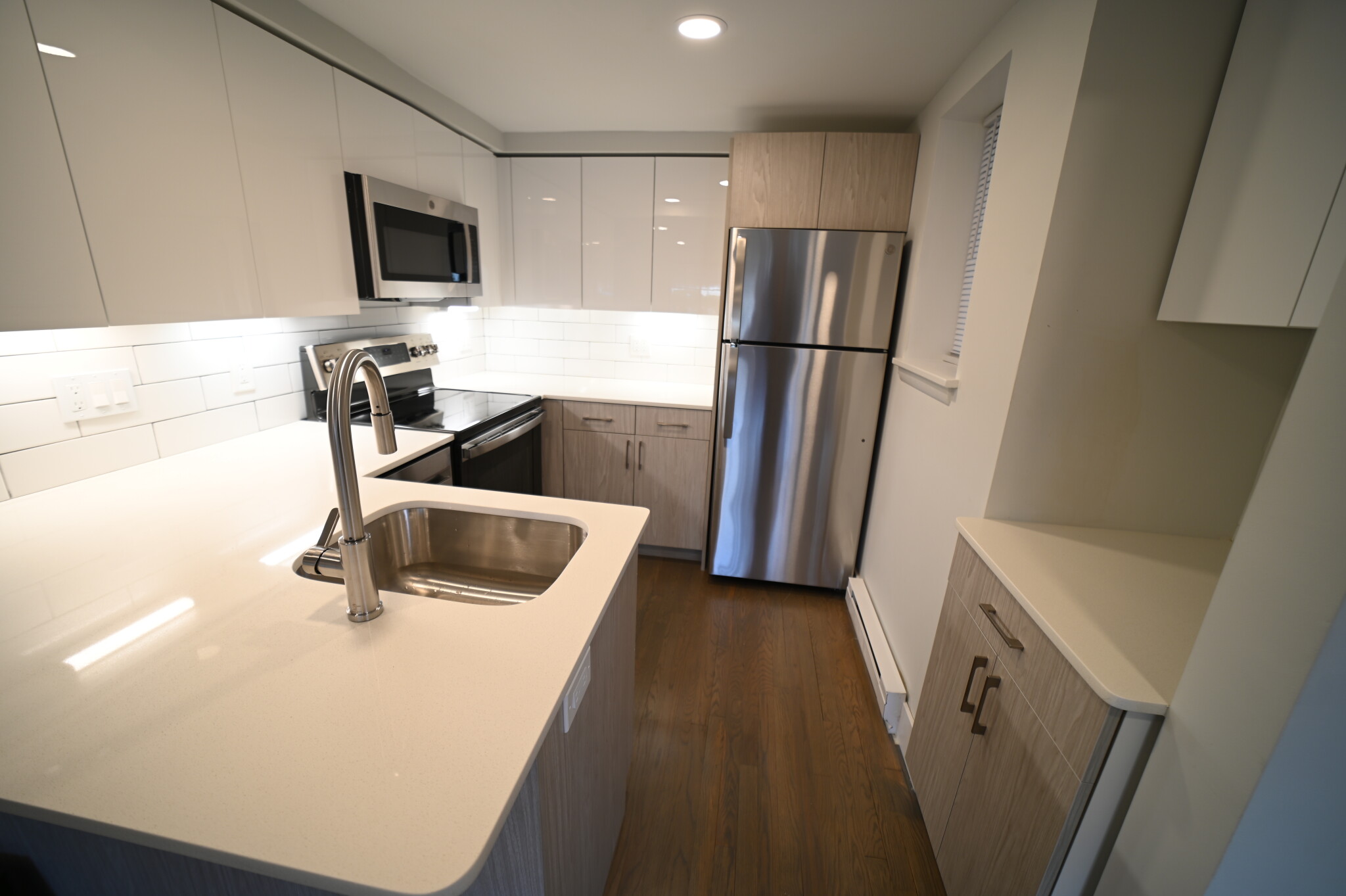 320 Hammond Pond Pkwy, Chestnut Hill