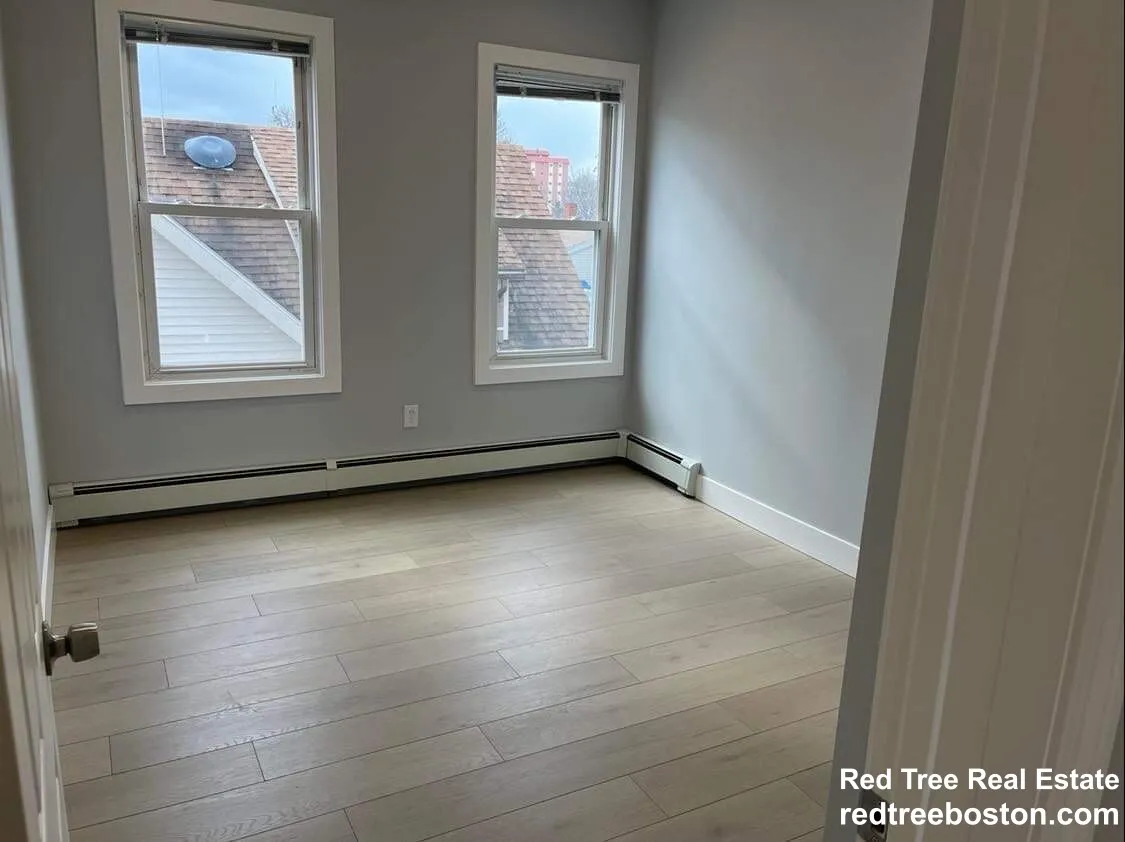 11 Pearl Ter, East Somerville