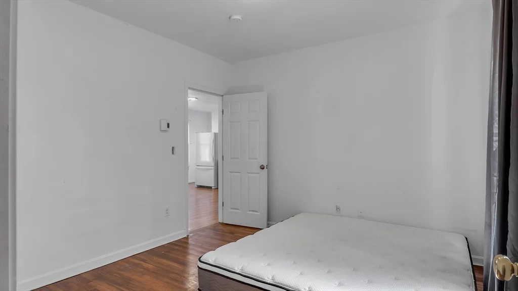 1442 Main St, Worcester