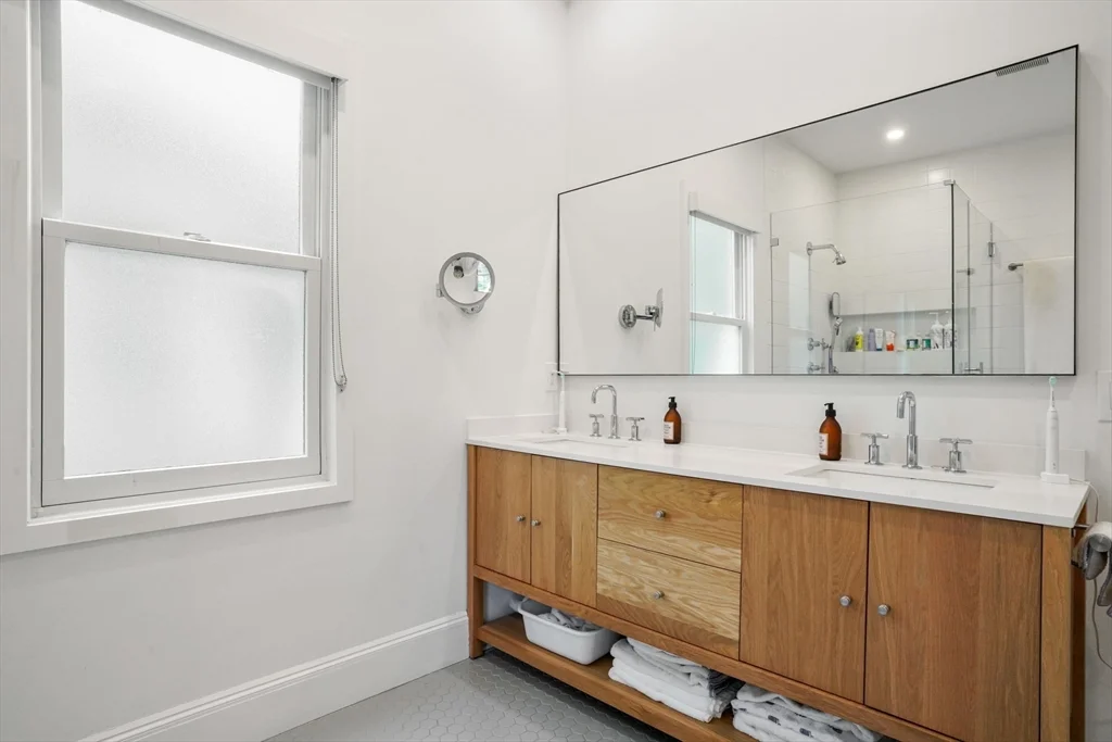 8 Florence St, Cambridgeport
