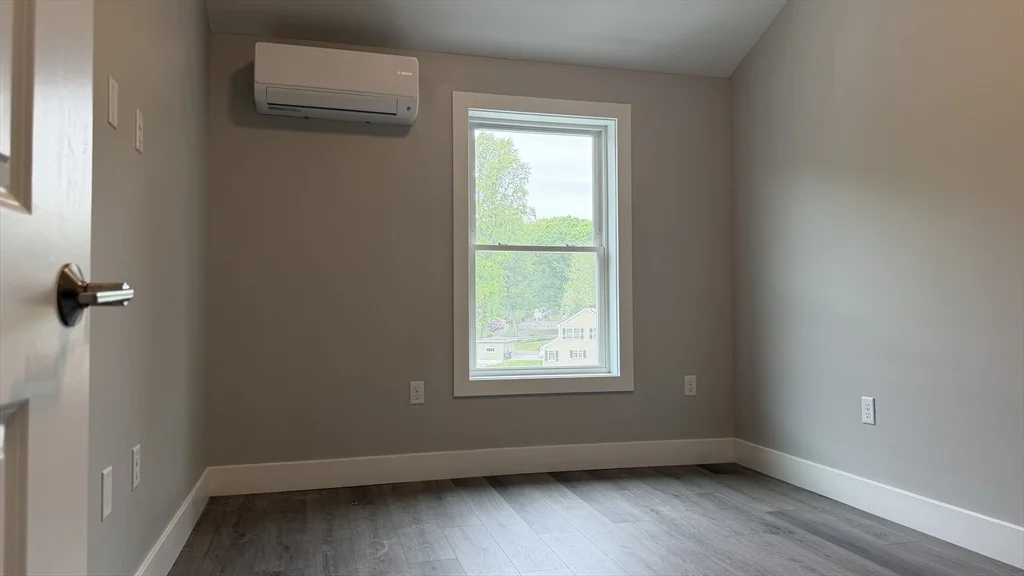 251 Sladen St, Dracut