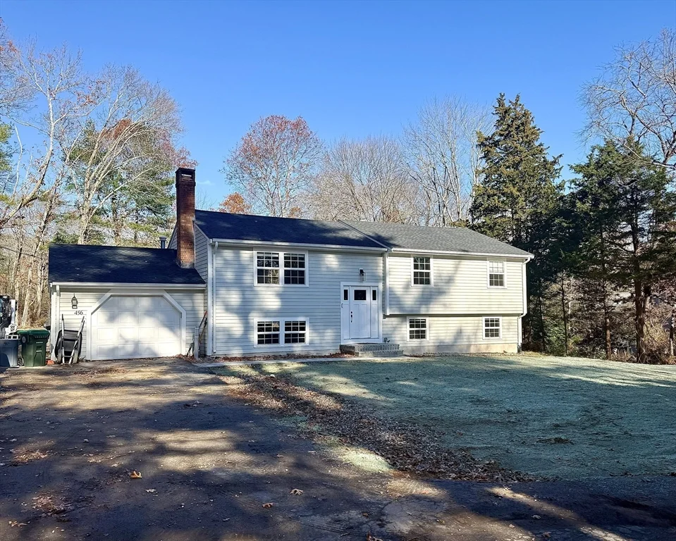 456 Parsonage St, Marshfield