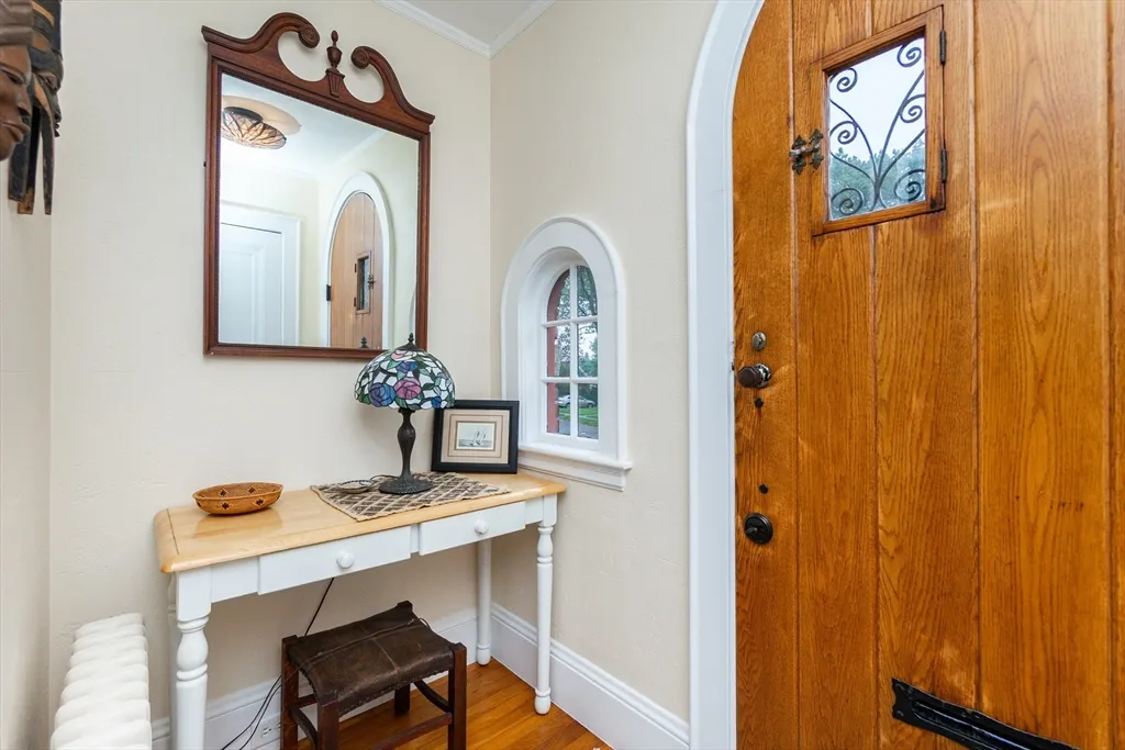 93 Churchill Ave, Arlington