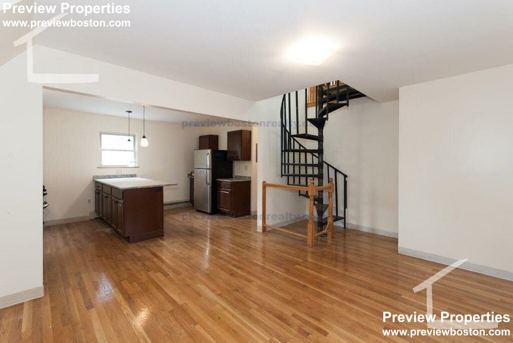 171 Cambridge St, Lower Allston