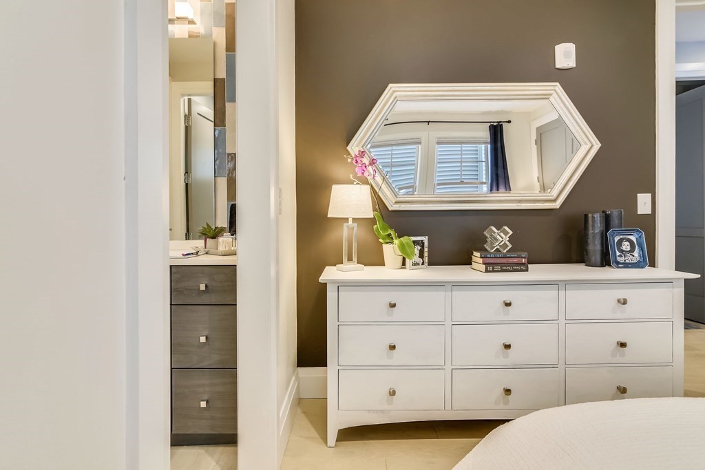 719 E 2nd St, South Boston