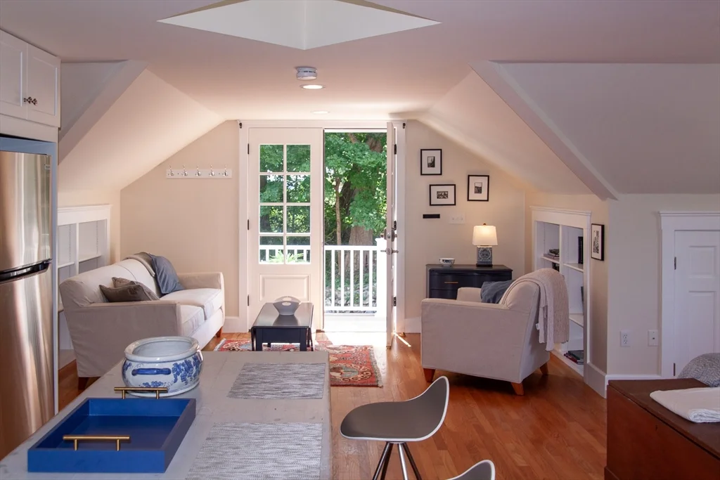 17 Atlantic Ave, Cohasset