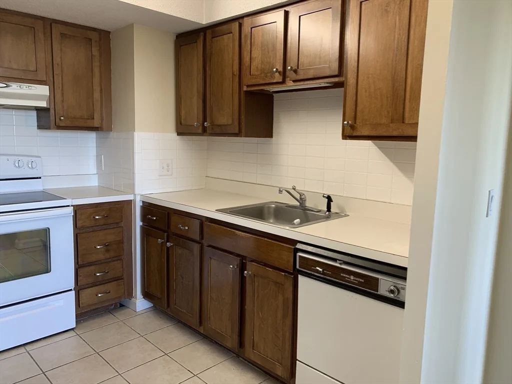 1731 Beacon St, Brookline