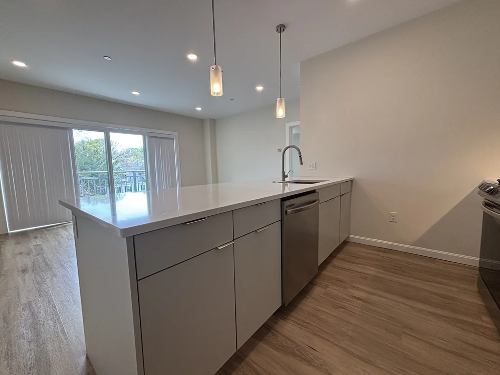 458 Washington St, Brighton