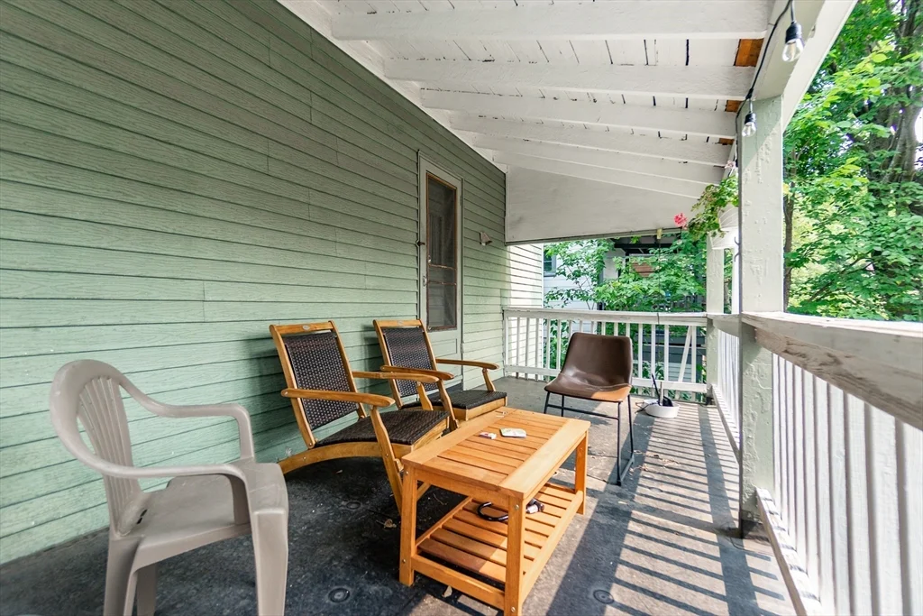 24 Aberdeen Rd, Powder House Square