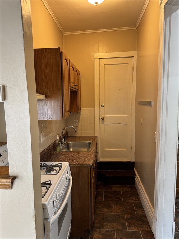 6-8 Park St, Zip 01830