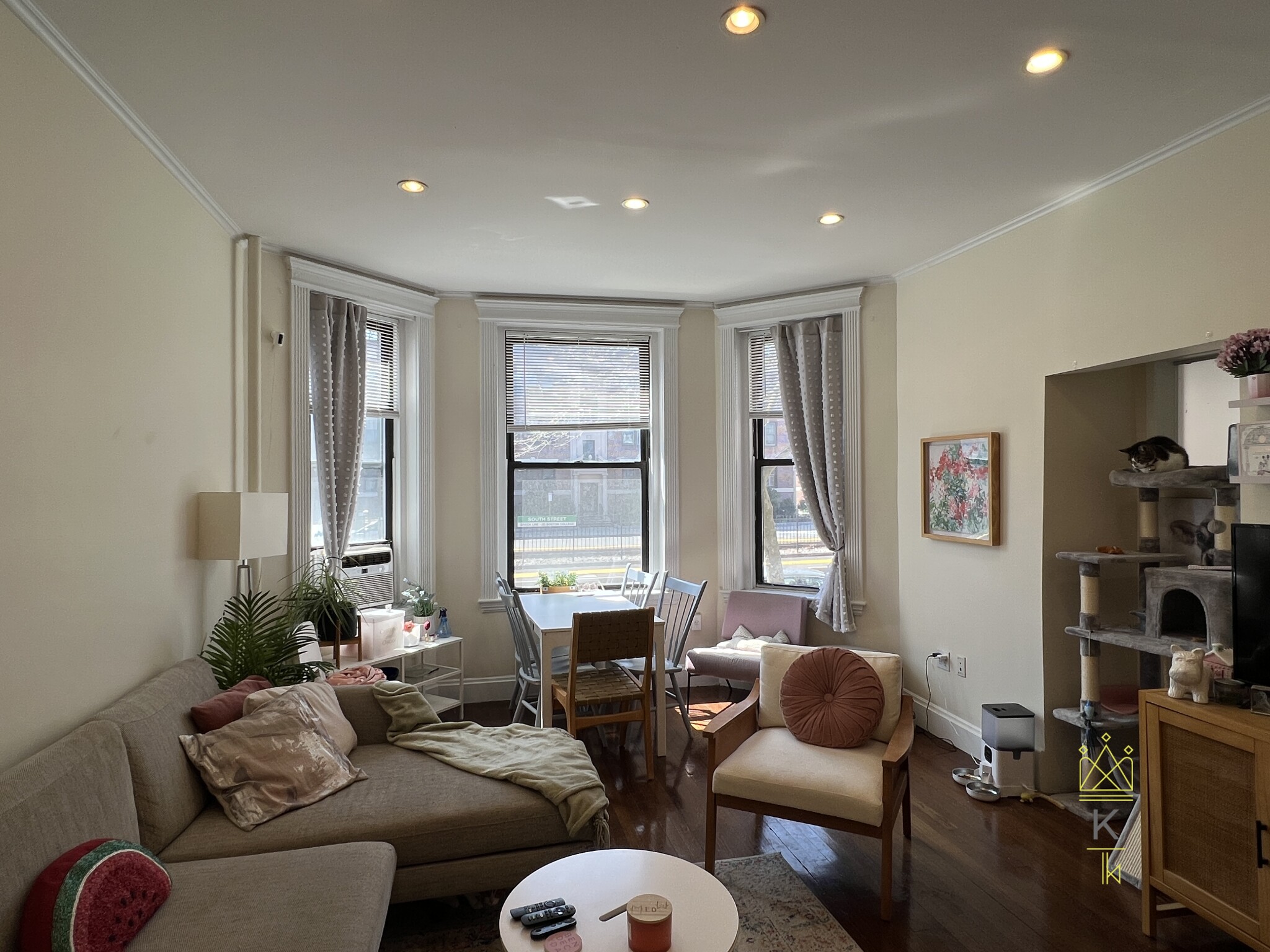 1963 Commonwealth Ave, Brighton