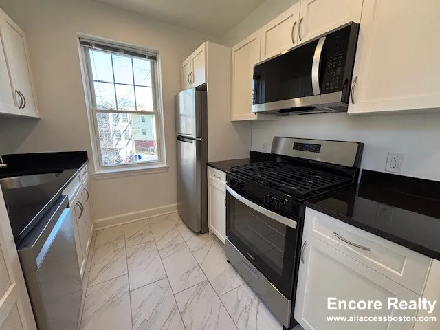 77 Kilsyth Rd, Brighton