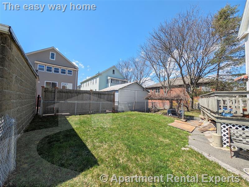 489 Main St, Magoun Square