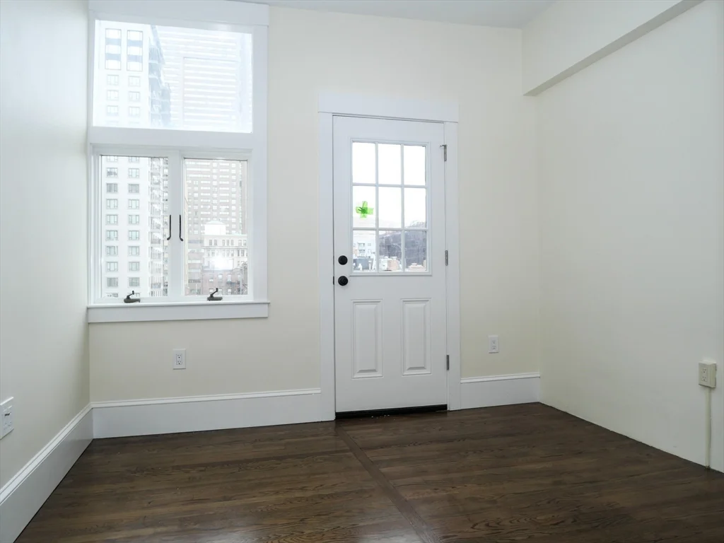 261 W Newton, South End