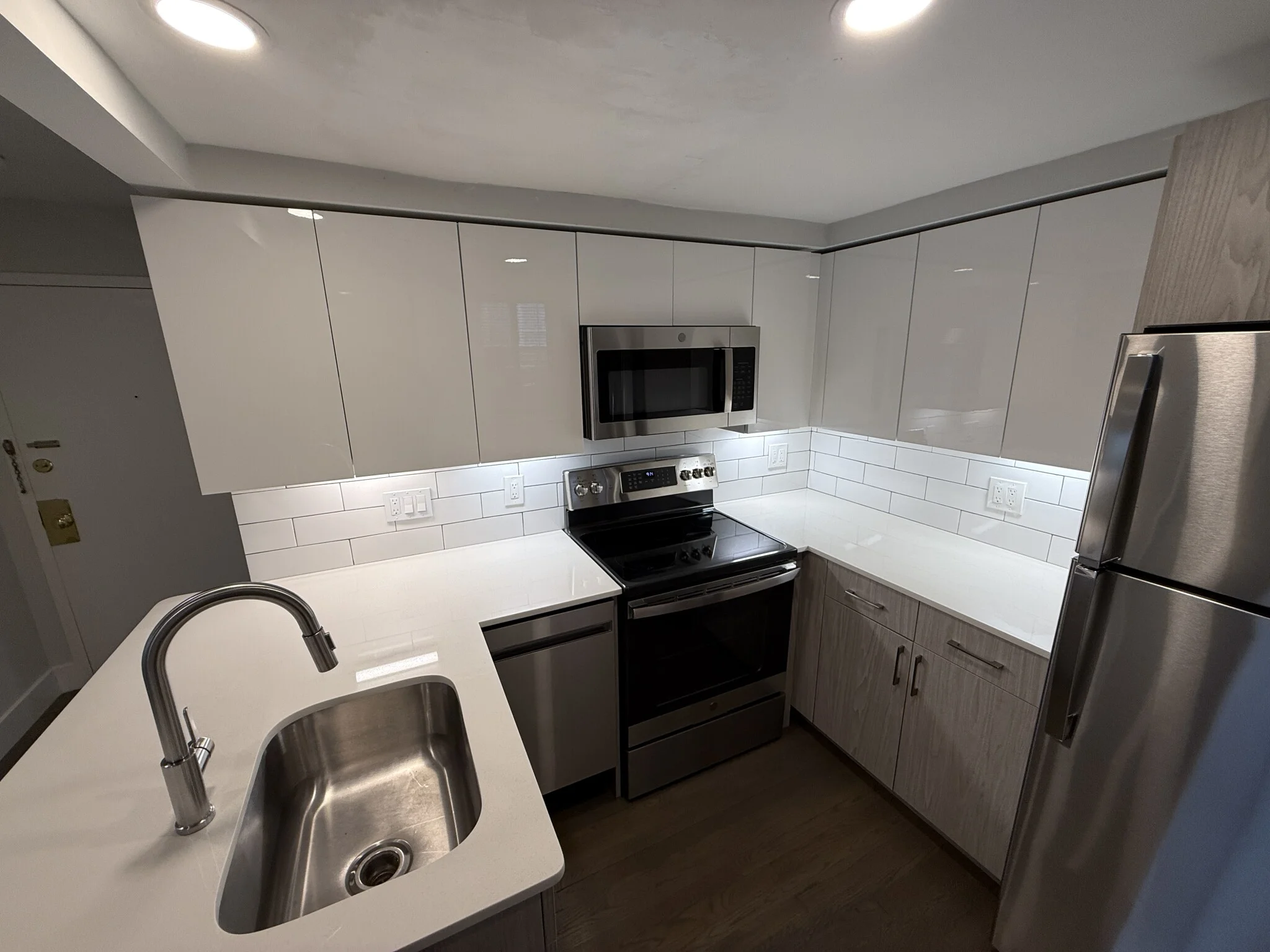 320 Hammond Pond Pkwy, Chestnut Hill