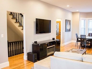 43 Old Harbor St, South Boston