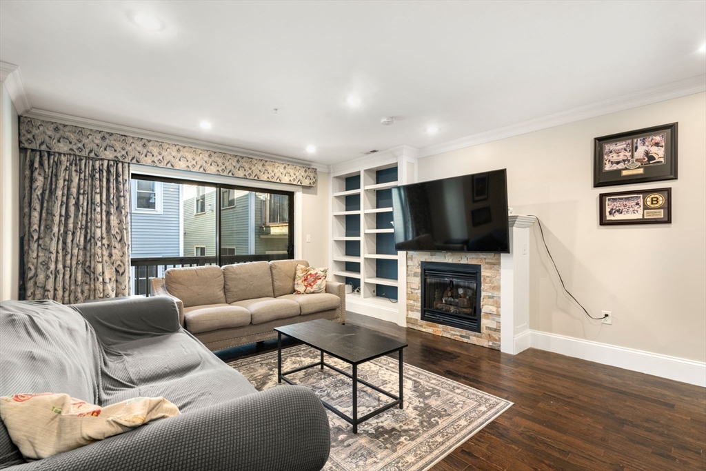 215 Athens St, South Boston