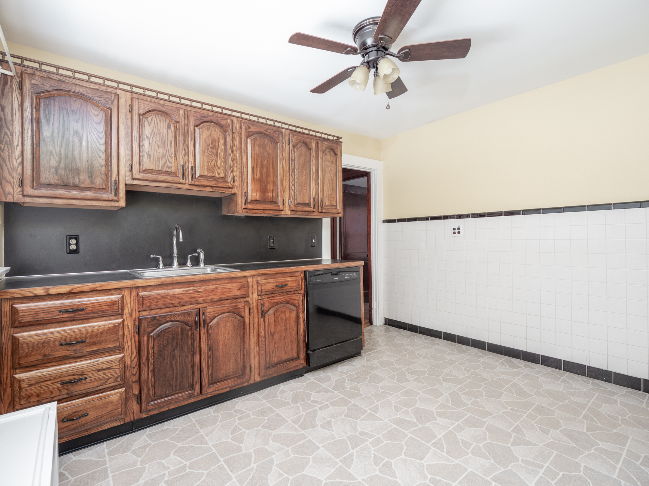 2 bed, 1 bath apartment for rent at 23 Gorham Rd Unit 1, Medford — photo 17 of 30