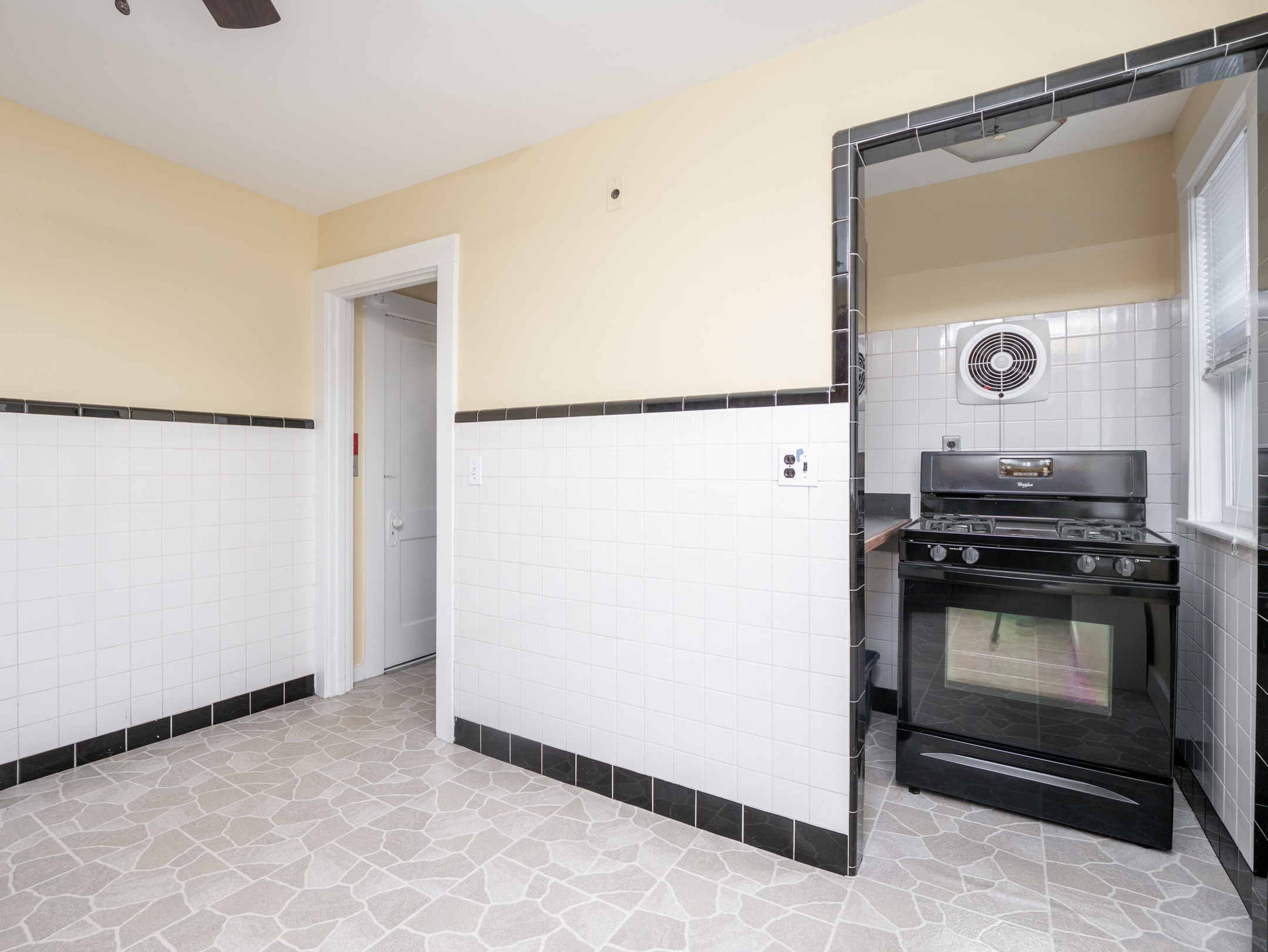 2 bed, 1 bath apartment for rent at 23 Gorham Rd Unit 1, Medford — photo 18 of 30