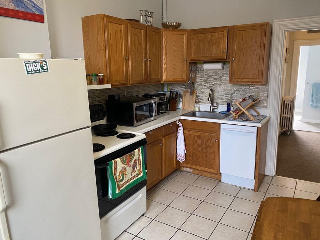 1 bed, 1 bath apartment for rent at 23 Newton St Unit 2, Brighton — photo 1 of 7