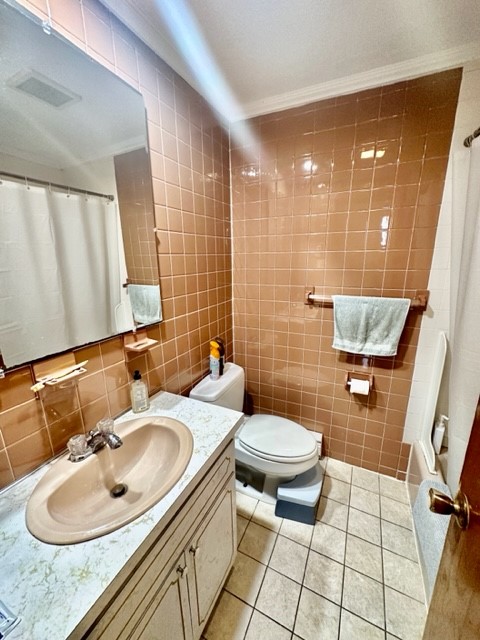3 bed, 1.5 bath apartment for rent at 1 Noyes Pl Unit 5, North End — photo 23 of 27