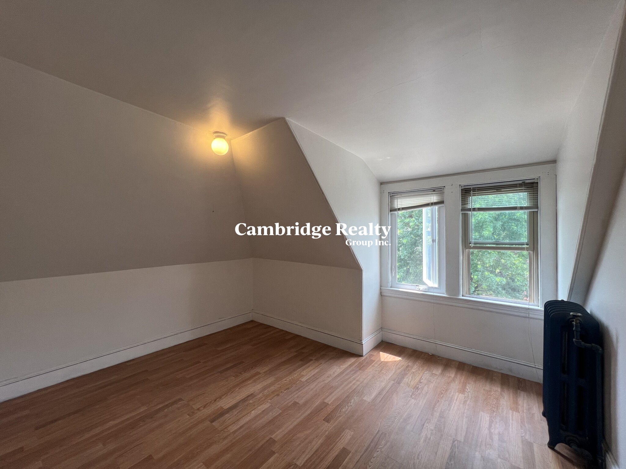 22 Grand View Ave, Prospect Hill