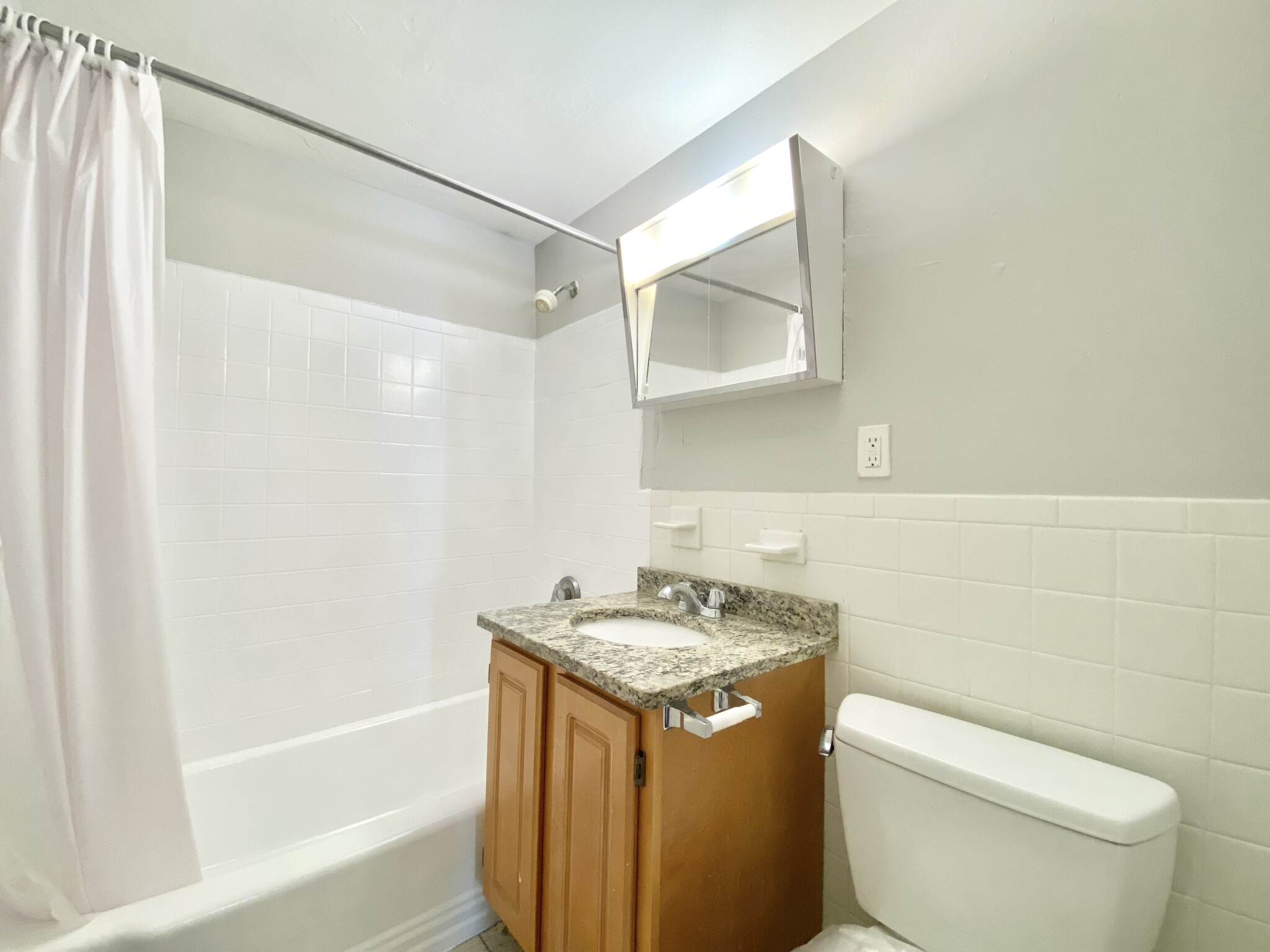 2 bed, 1 bath apartment for rent at 230 Babcock St Unit 4G, Coolidge Corner — photo 3 of 3