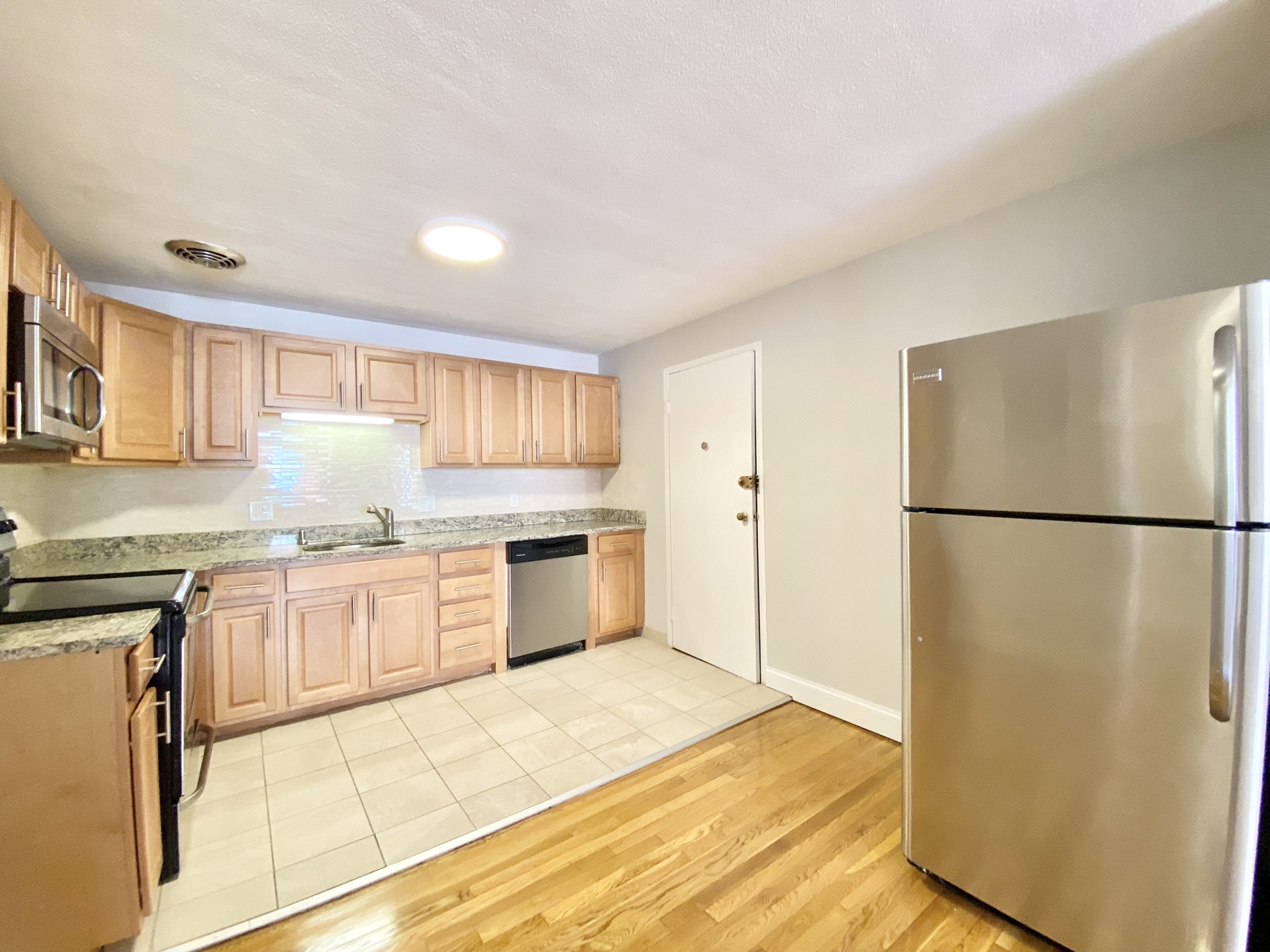 2 bed, 1 bath apartment for rent at 230 Babcock St Unit 4G, Coolidge Corner — photo 2 of 3