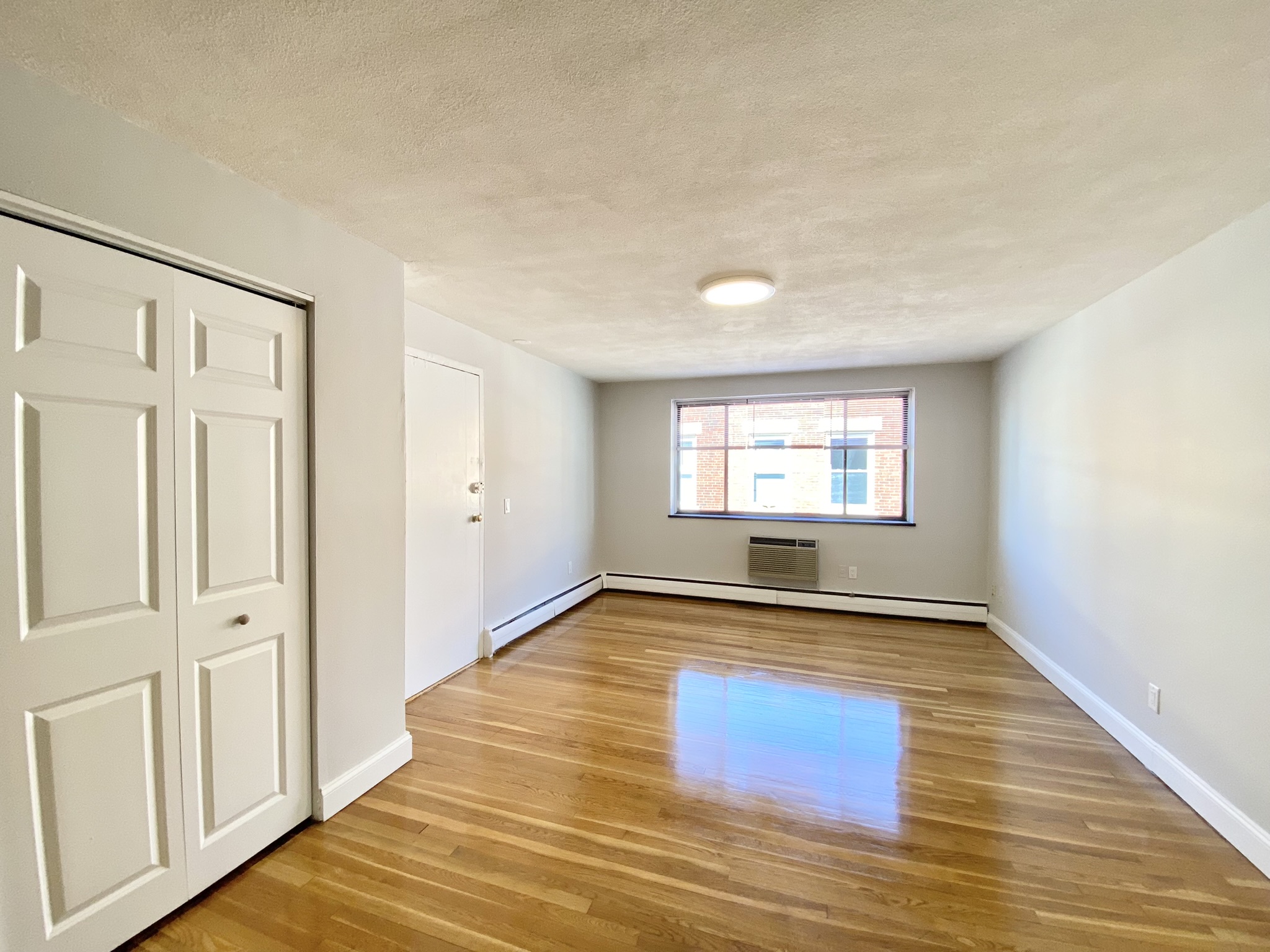2 bed, 1 bath apartment for rent at 230 Babcock St Unit 4G, Coolidge Corner — photo 1 of 3