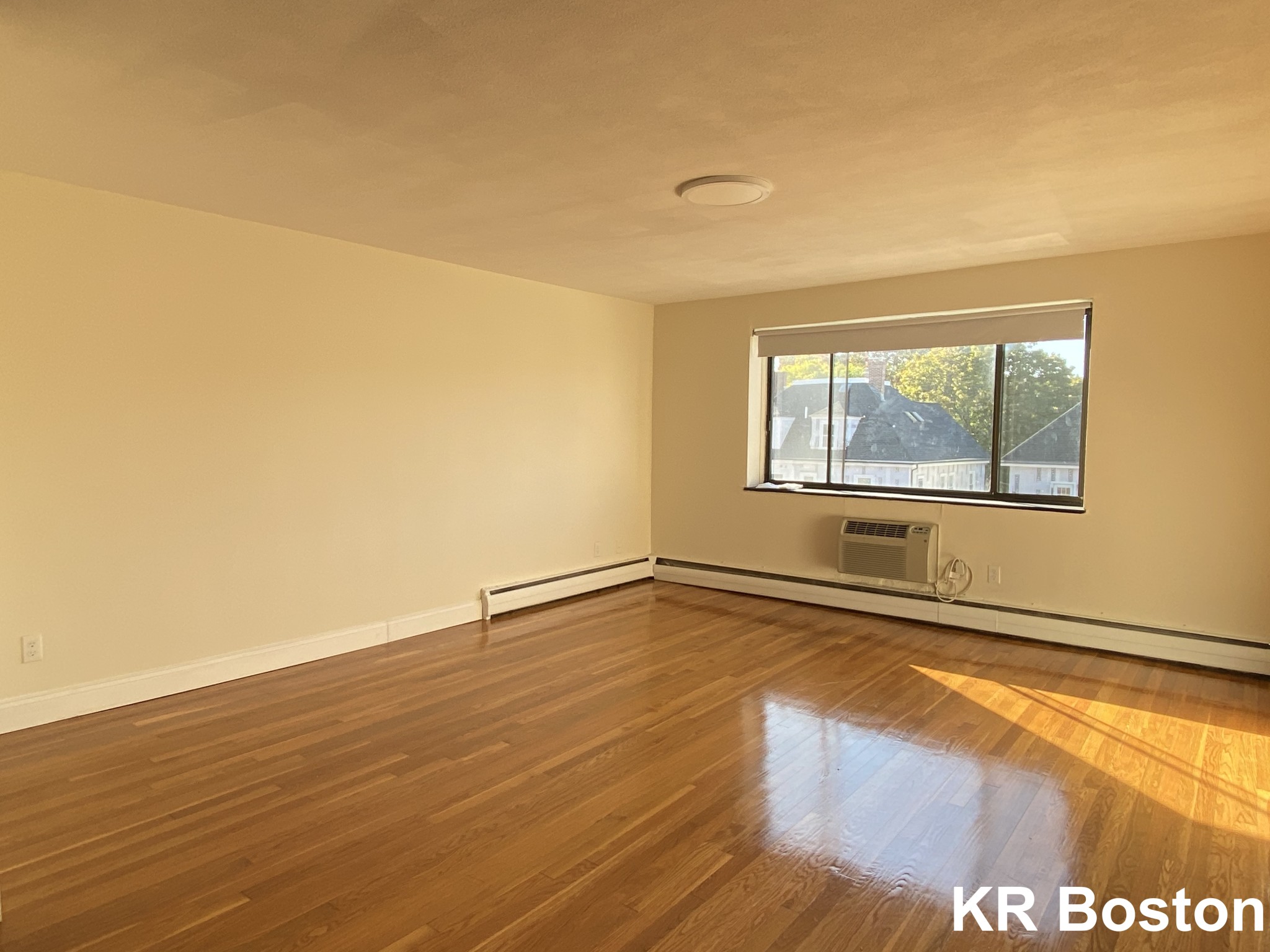 1 bed, 1 bath apartment for rent at 230 Babcock St Unit 4D, Coolidge Corner — photo 1 of 3