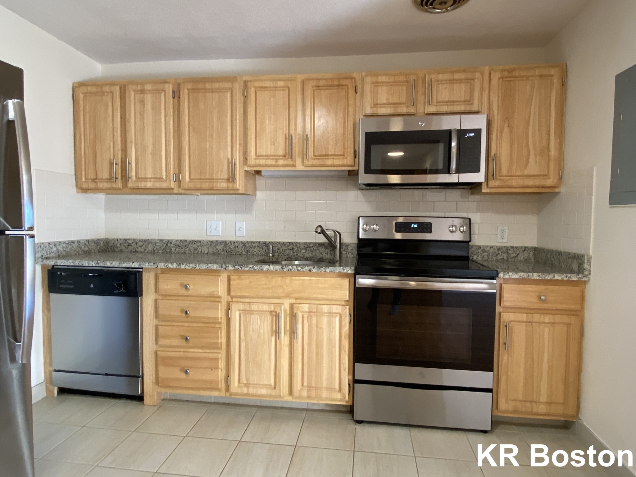1 bed, 1 bath apartment for rent at 230 Babcock St Unit 4D, Coolidge Corner — photo 2 of 3