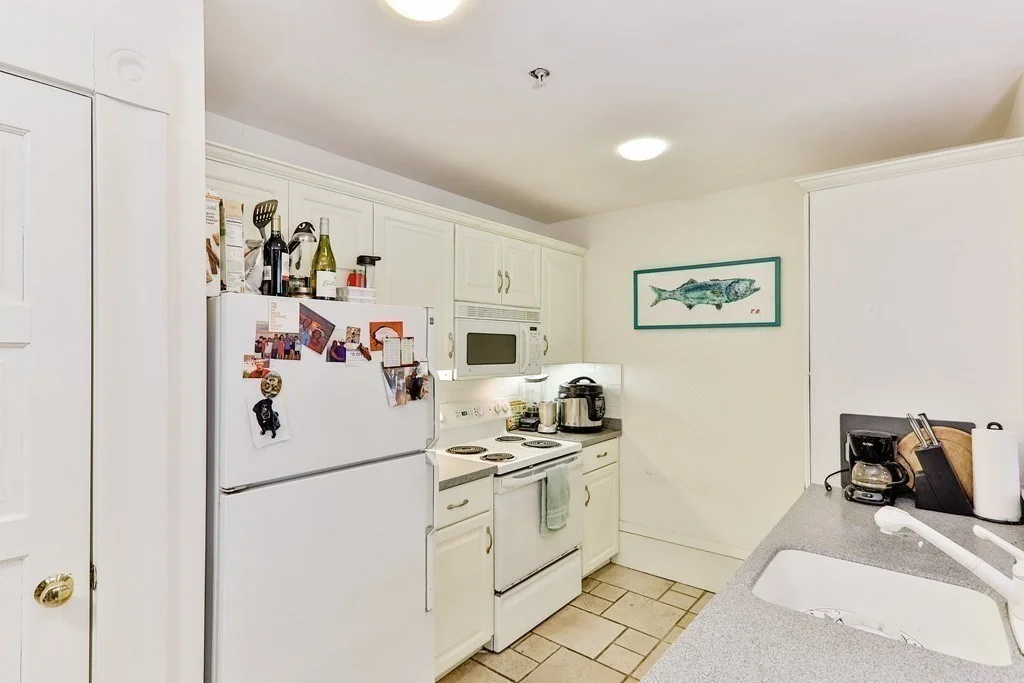 17 Bay State Rd, Fenway